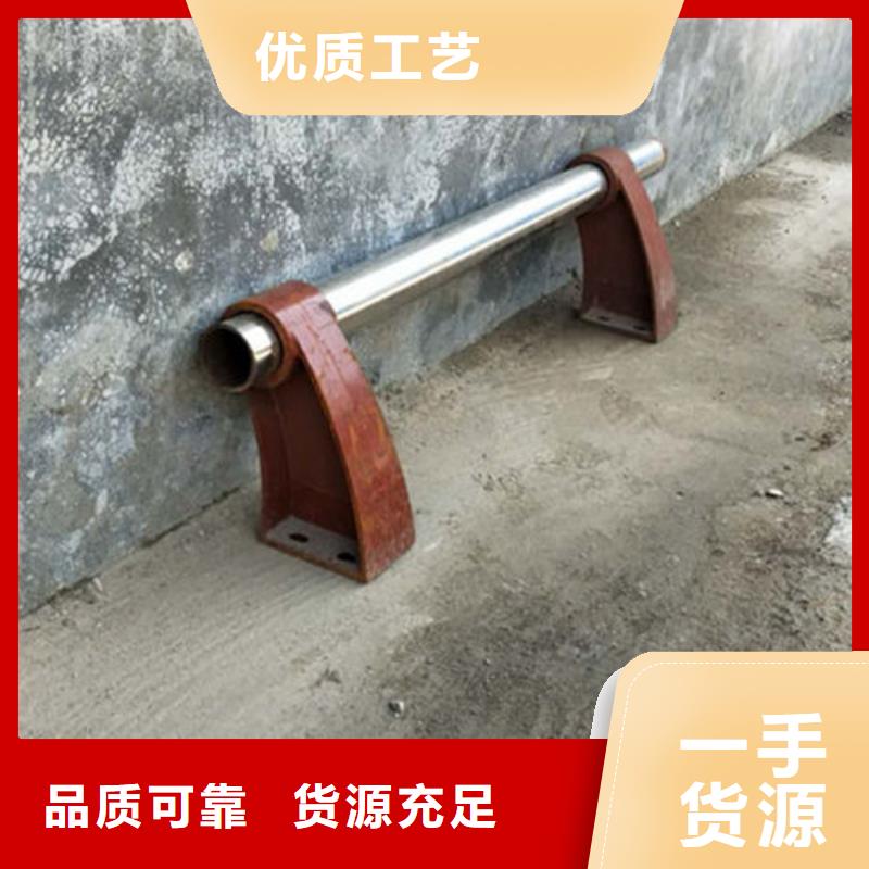 城市道路护栏使用寿命长
