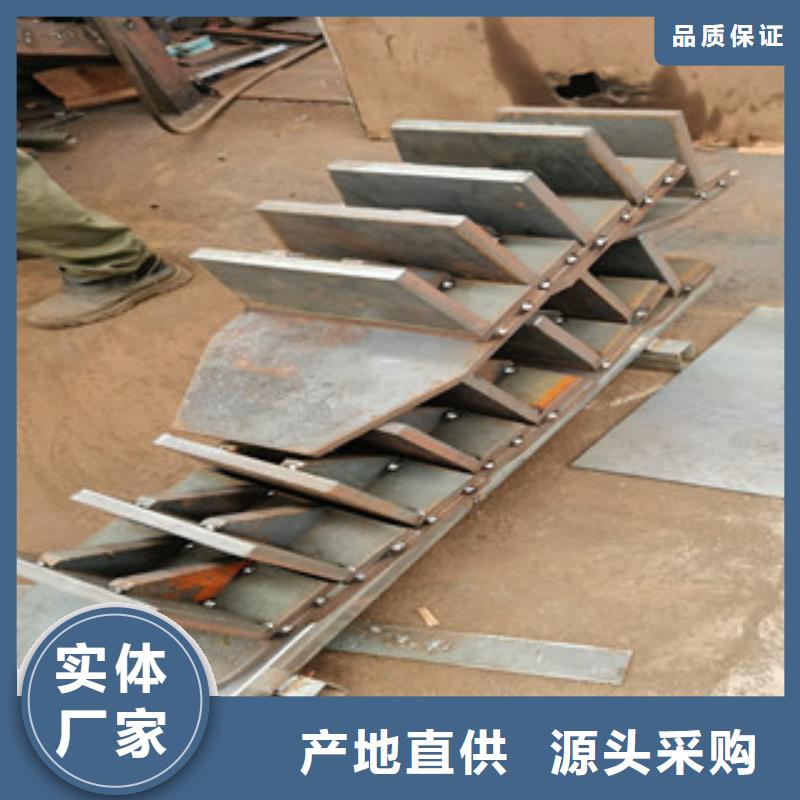 道路隔离护栏/栏杆靠谱厂家