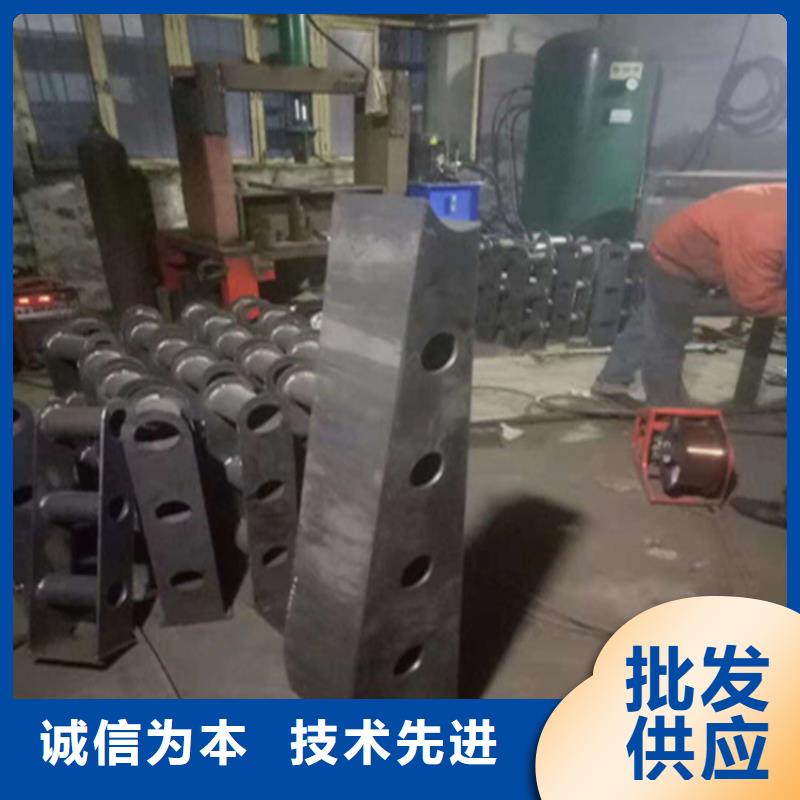 热镀锌喷涂护栏立柱结实可靠经久耐用
