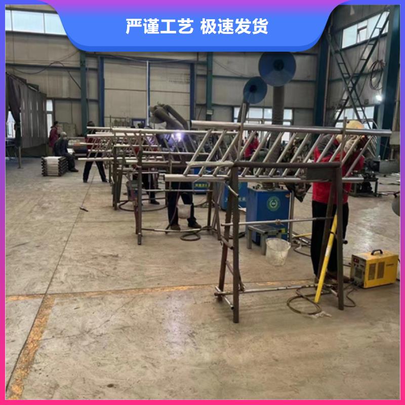 交通防撞护栏品种多样