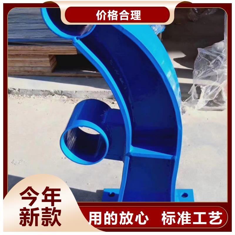 实力老厂高速镀锌管防撞护栏安装